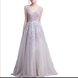 Beautiful formal dress!!